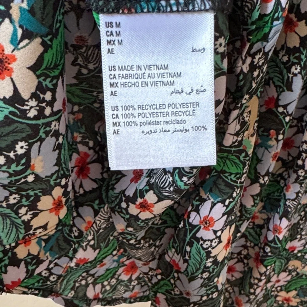On 34th Floral Zebra Button-up Blouse Size Medium - Picture 5 of 5